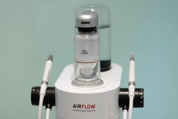 herramientas utilizadas por un higienista dental