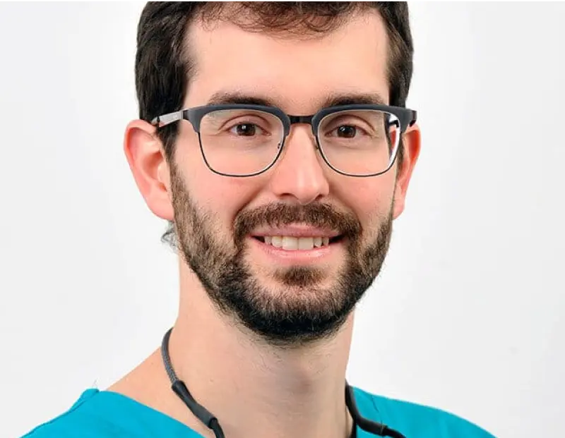 Dr. Javier Roldán